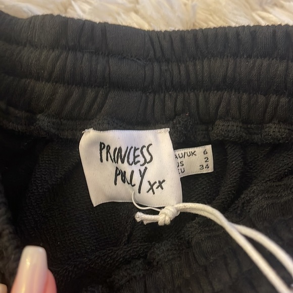 Princess Polly shorts - Picture 3 of 3